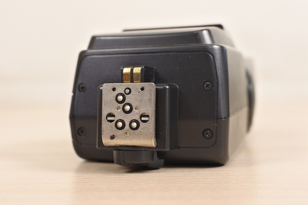 Nikon Speedlight SB-600 Shoe Mount Flash with Case – Fully Working