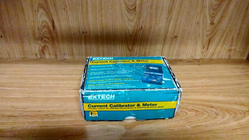 Extech OYSTER 412355A Current & Voltage Calibrator Meter & Test Lead Probe
