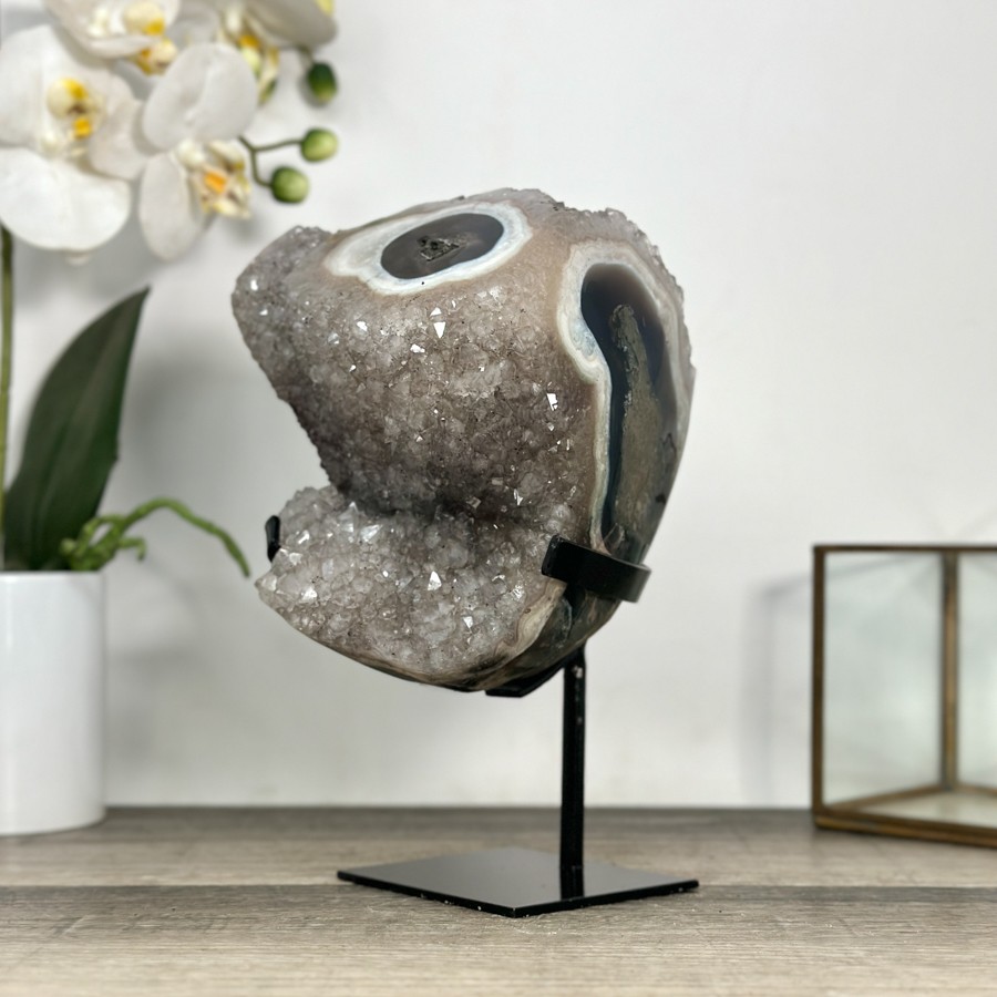 Natural Quartz & Agate Crystal Formation. MWS2831
