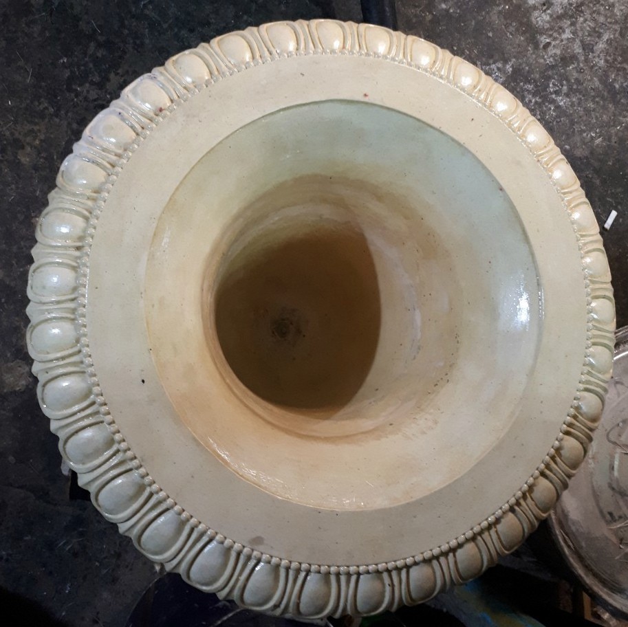 Polyurethane flexible mold with a plastic frame"Lily flower pot"