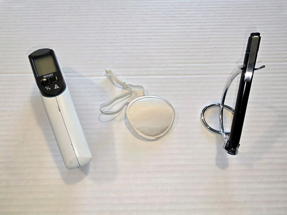 Orphan Black Screen Used Rachel Duncan Eye Patch, Pen Light And "Bionic Scanner"