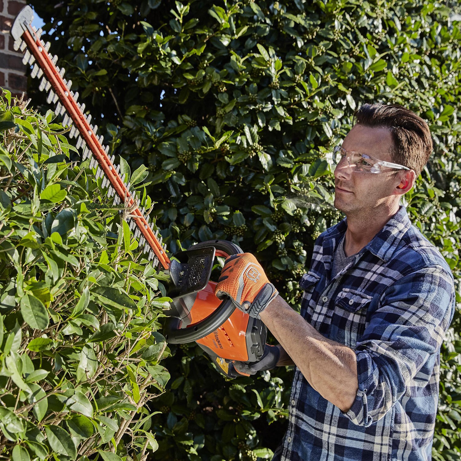 Husqvarna 115iHD55 Lightweight Battery Hedge Trimmer, Battery and Charger