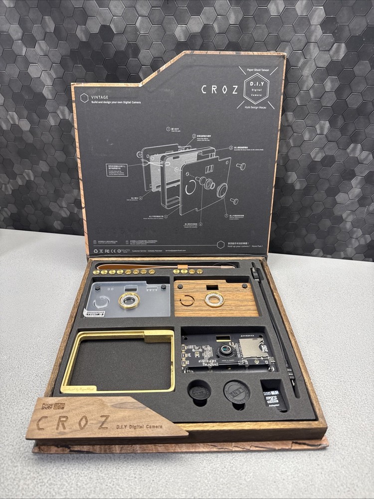 CROZ VINTAGE CAMERA SET