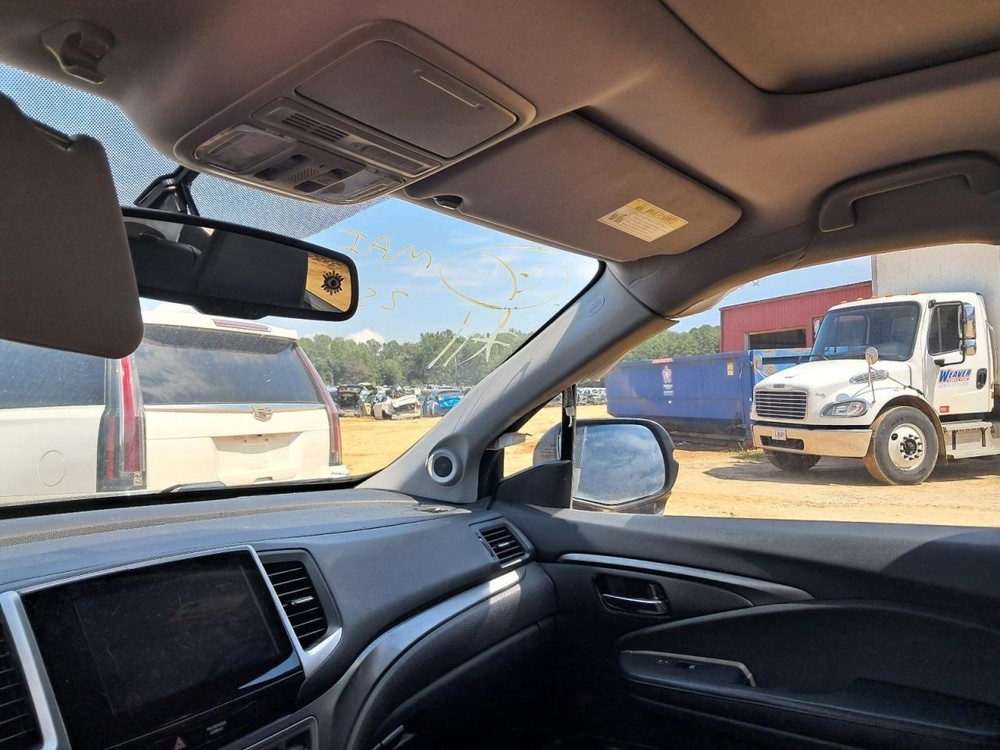 PILOT     2018 Glove Box 4780498