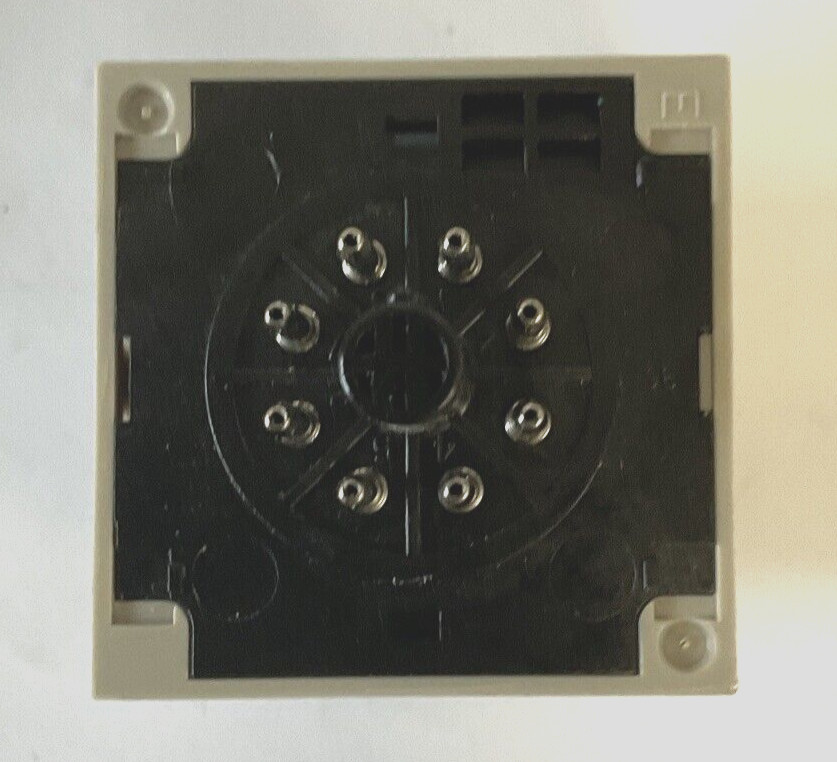 OMRON H3CR-A8 TIMER RELAY 250VAC 48VDC