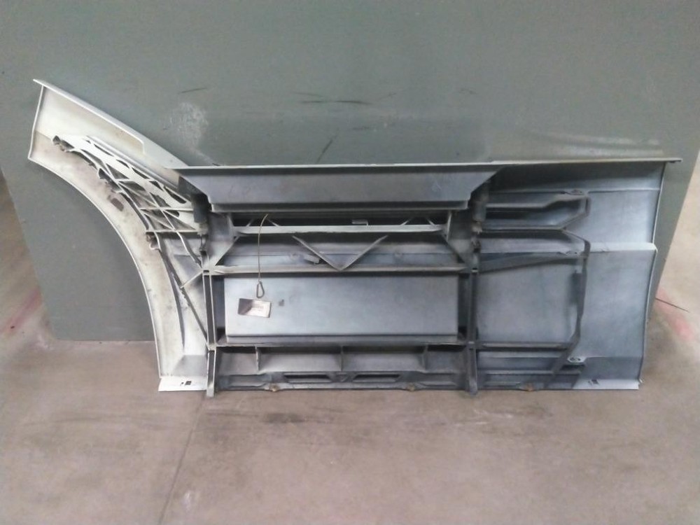For 2016 VOLVO VNL SIDE FAIRING Right , IL