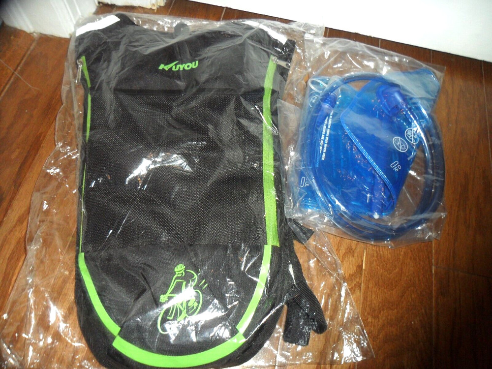 Hydration backpack Kuyou hydration pack. Biking, hiking, running.