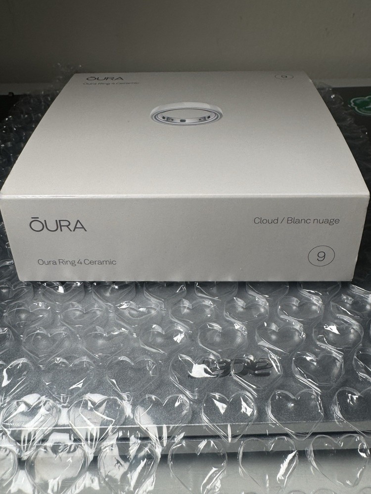 Oura Ring 4 Ceramic Cloud Bluetooth Activity Tracker Size 9 iOS Android