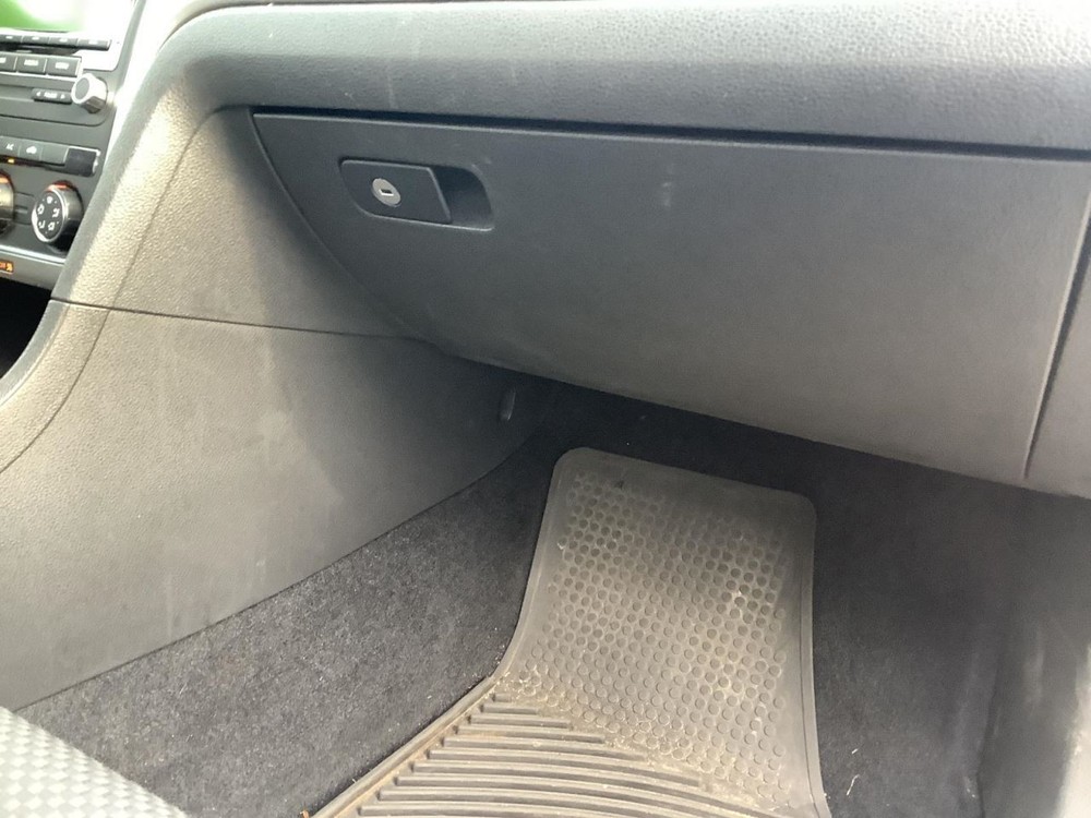 PASSAT    2014 Glove Box 4983673