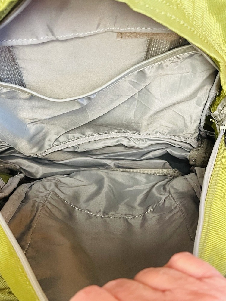 No Limits Backpack Green Hiking Camp Rucksack Hydration Nice Condition!