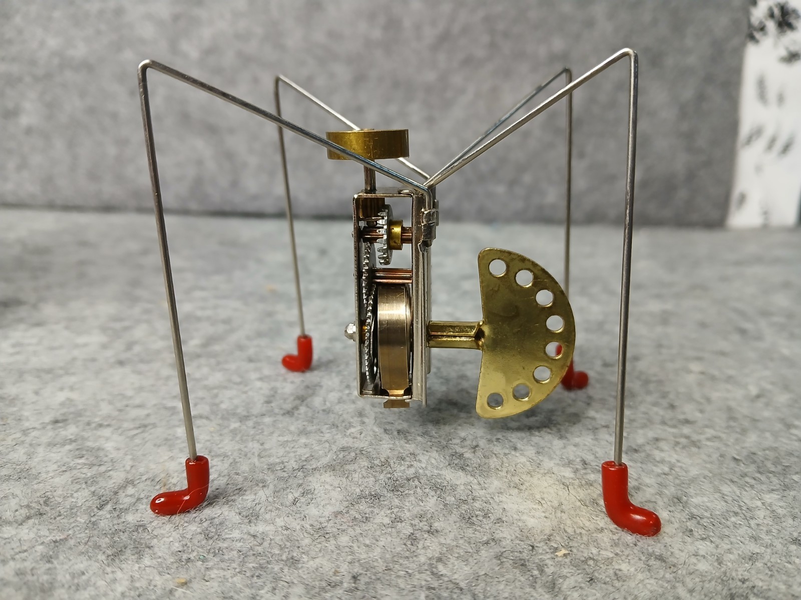 KATITA The Hero Wind Up Toy kikkerland Chico Bicalho Brazil #1578 w/ box WORKS