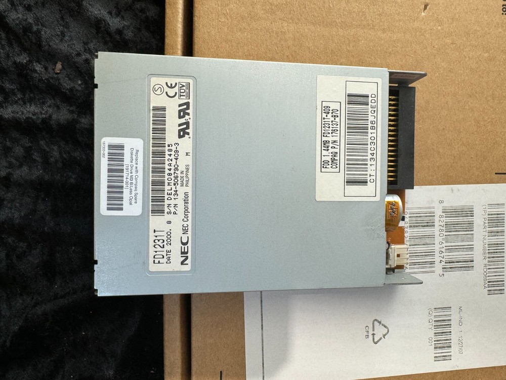 Compaq NEC 3.5" 1.44 MB Floppy Disk Drive M3 B/Less