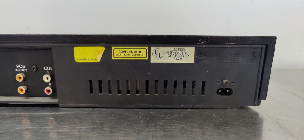 Magnavox CD 2000 Compact Disc Player 16 Bit Dual DA Converter