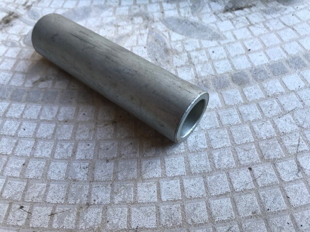 86220878 SPACER