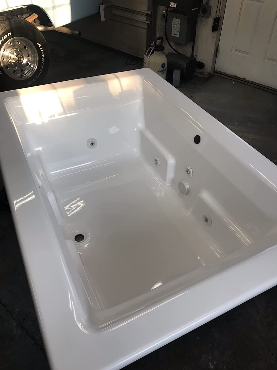 White Gelcoat with Wax (Quart) & MEKP (.5 oz)