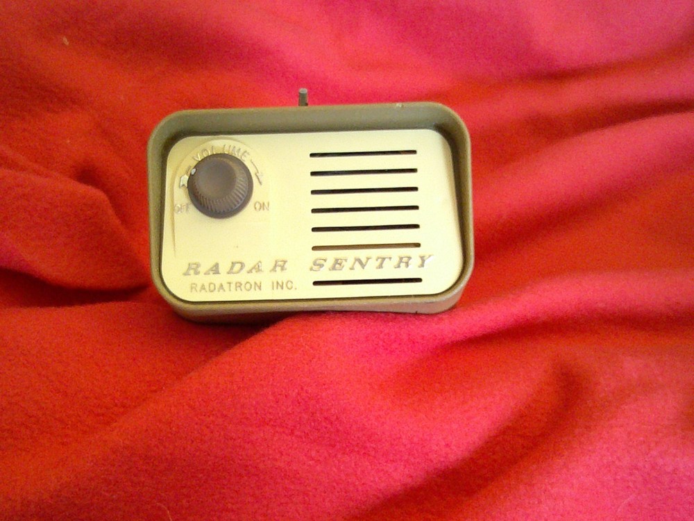 RETRO RADAR SENTRY RADATRON INC RADAR DETECTOR