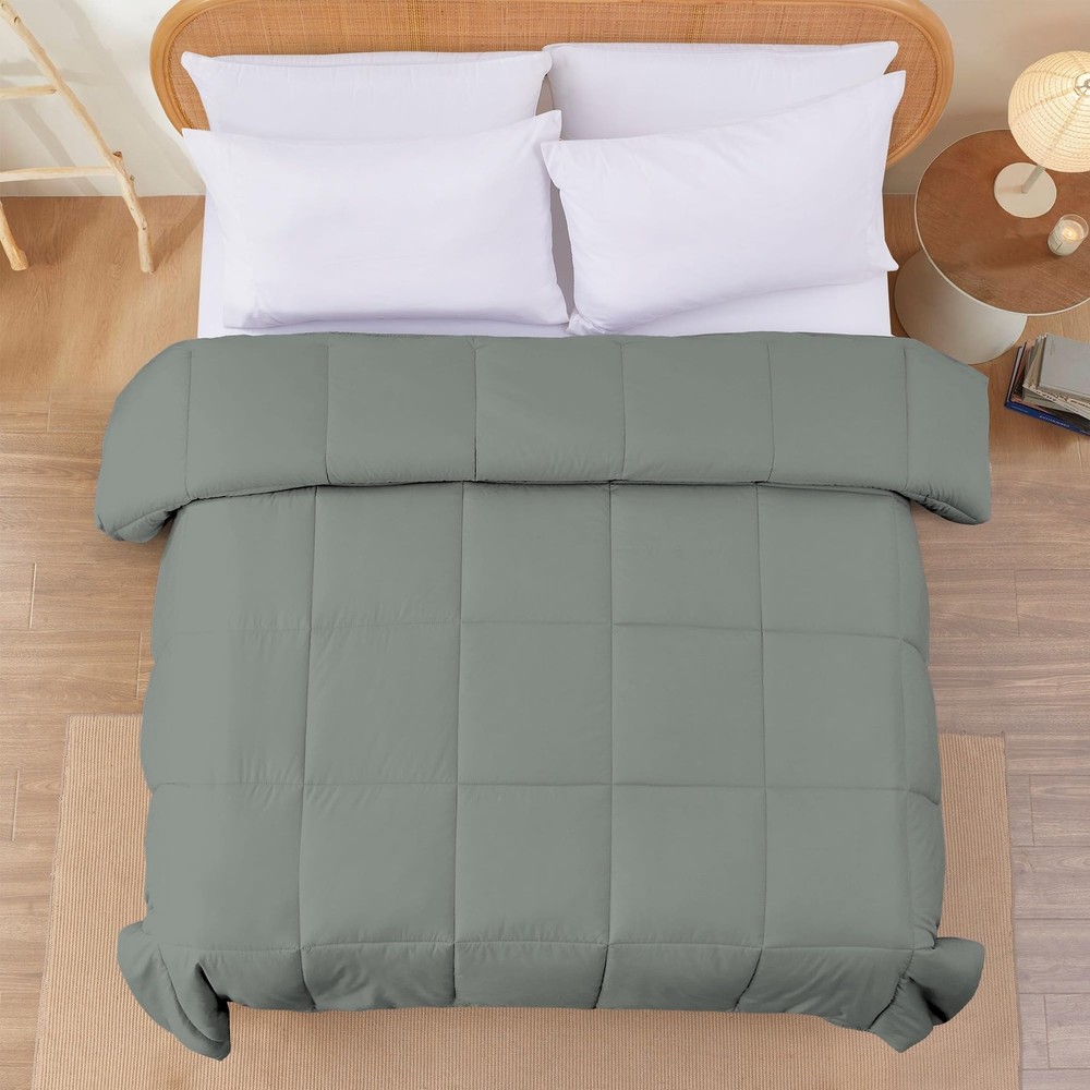 Modern Threads Down Alternative Reversible Comforter Sage Green/Cream King