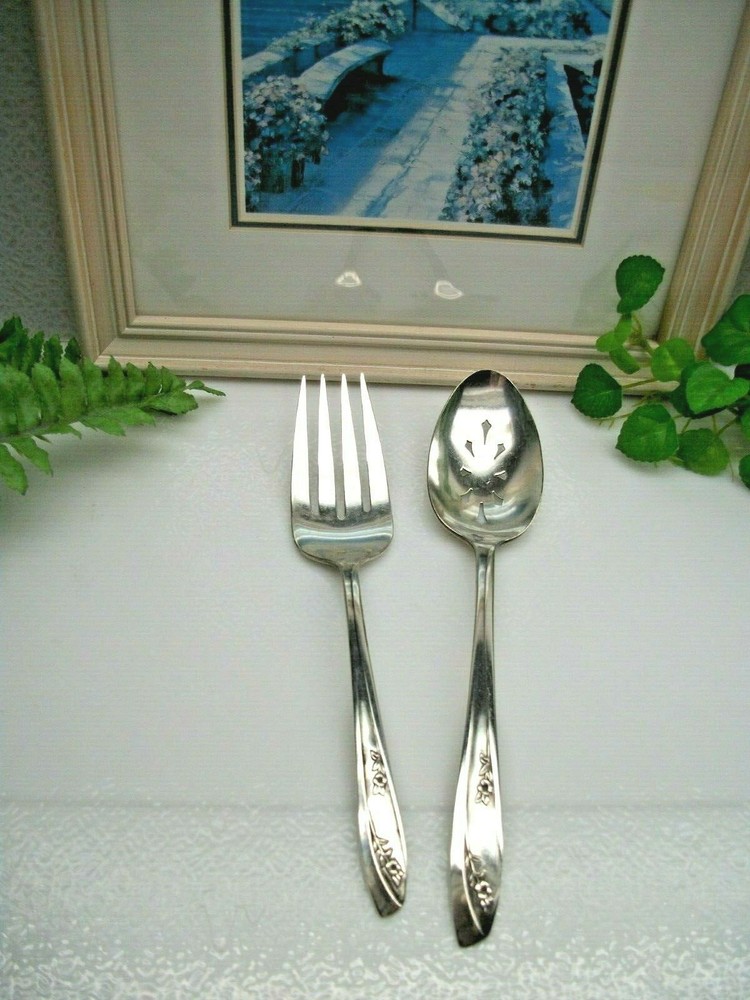 International Rogers LADY FAIR Silverplate  Pierced Spoon Meat Serving Fork 1957