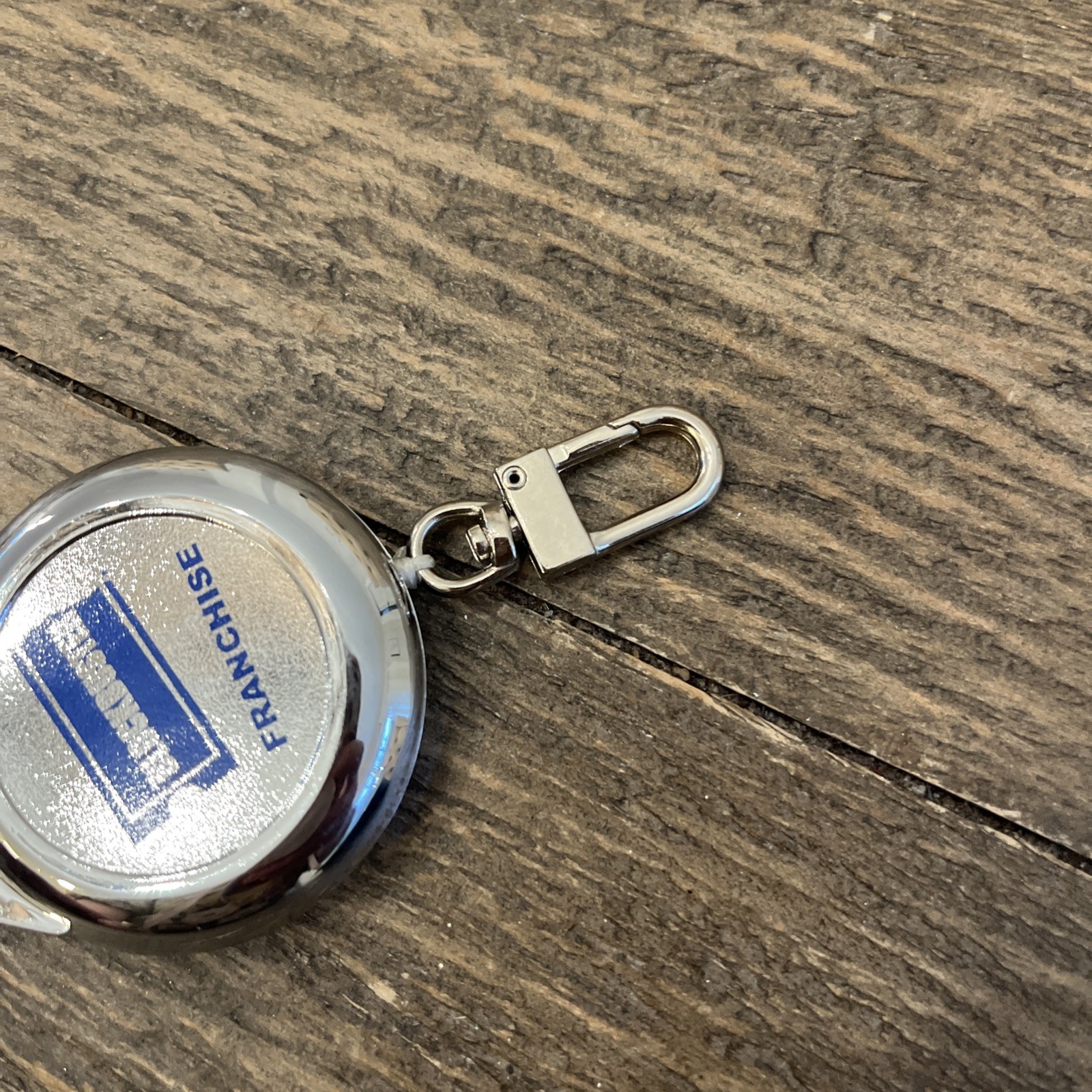 NEW NOS Vtg Blockbuster Video Retractable Keychain Badge Reel Carabiner Silver