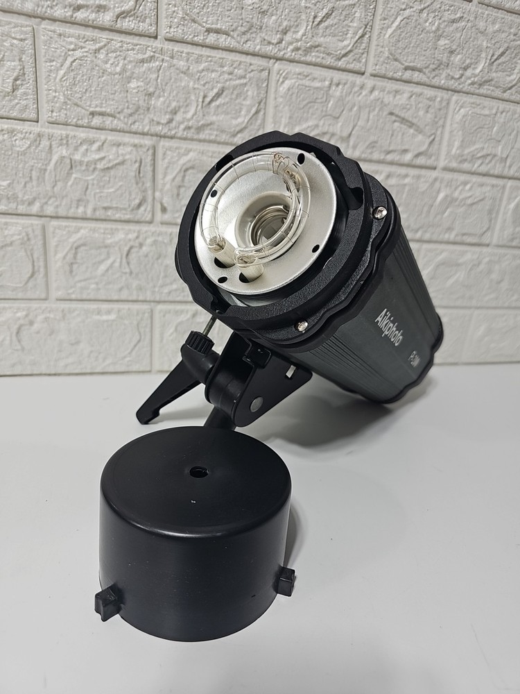 AIKIPHOTO P-200 Photo / Video Light Source PLEASE READ