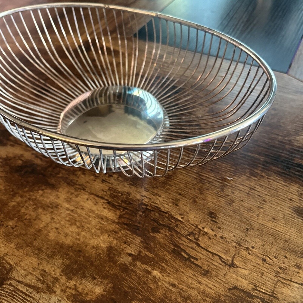 Vintage Leonard Silver Plate on Brass Wire Fruit or Bread Basket Silverplated