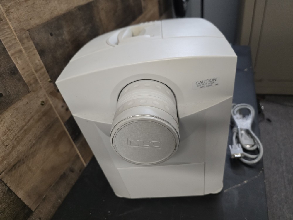 NEC Multisync LCD MT VIDEO PROJECTOR Working