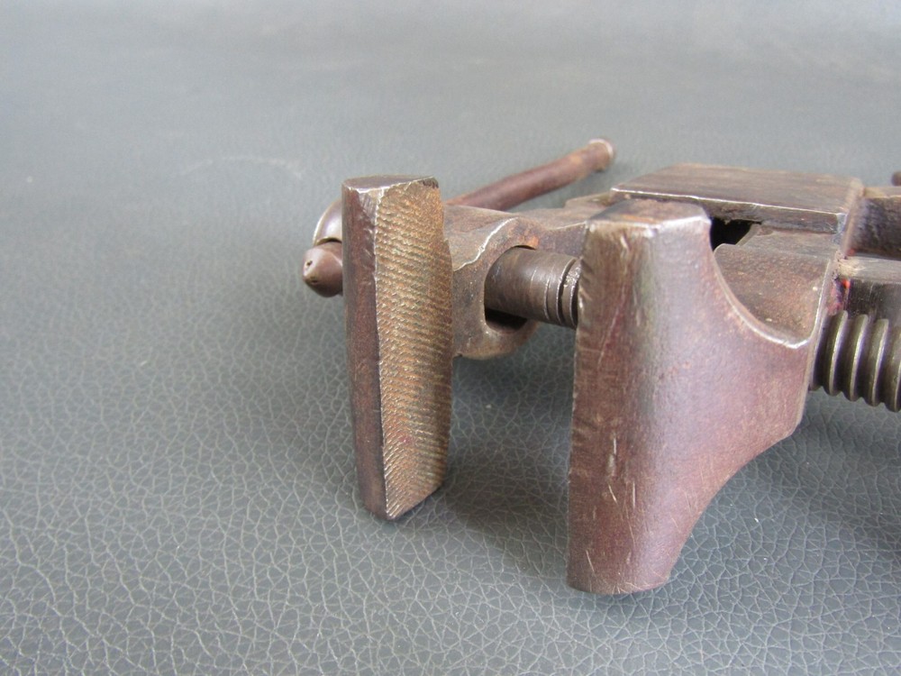 Vintage small bench or table vice & anvil silversmiths watch makers old tool