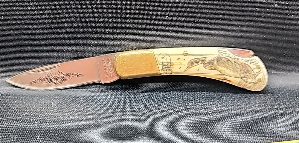 Beautiful Custom Scrimshaw Pocket Knife By Sam McDowell