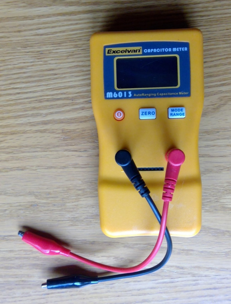 Excelvan Capacitor Meter - M6013 Auto Ranging Capacitance Meter