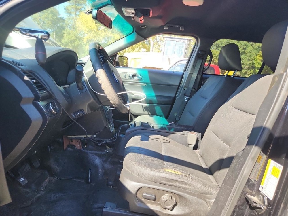 EXPLORER 2017 Glove Box 4942016