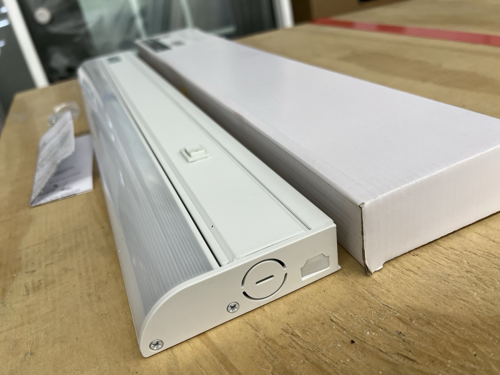 Royal Pacific 24-Inch LED Under Cabinet Light Dimmable, Linkable, Hardwire 120V