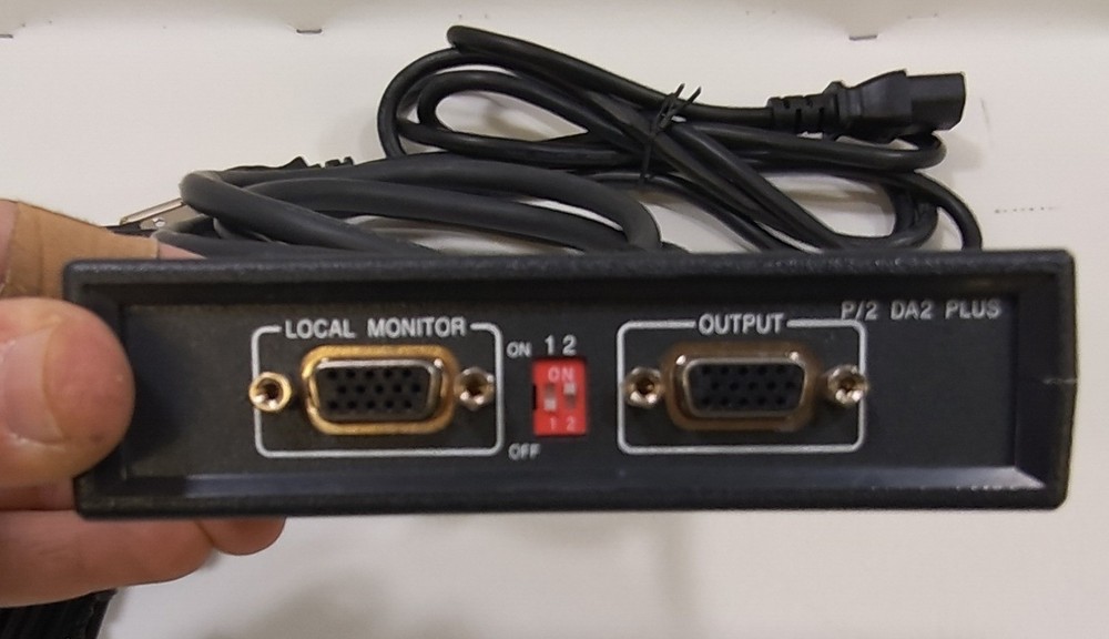 Extron P/2 DA2 Plus Dual Output VGA/DVI Distribution Amplifier Splitter