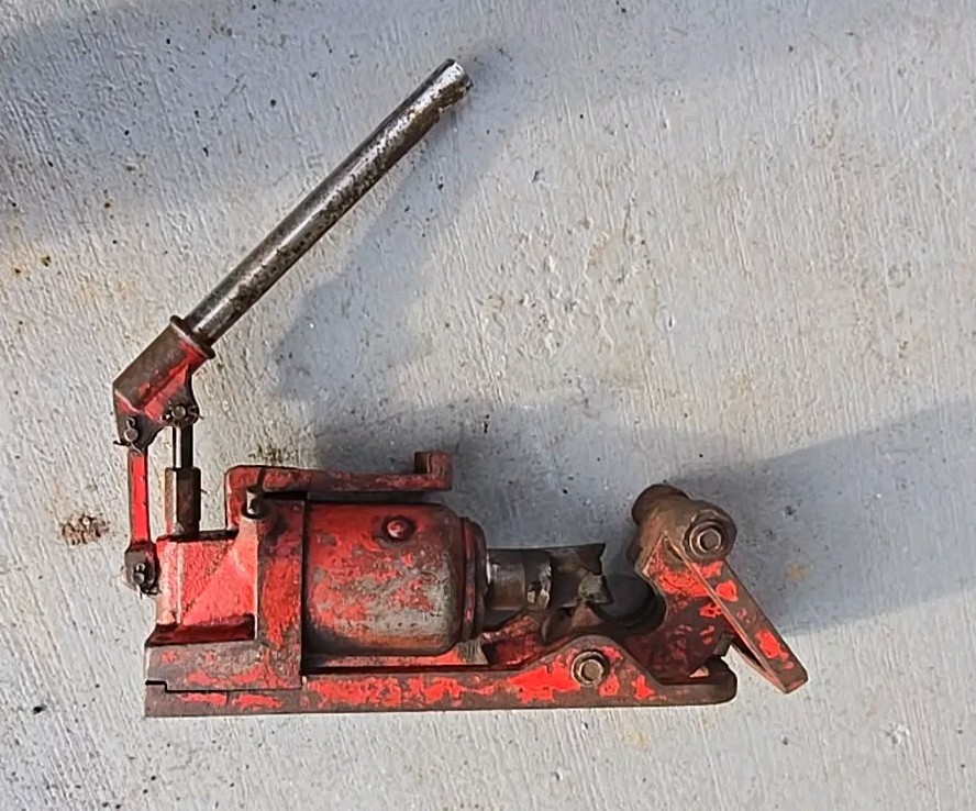 Old Hydraulic Steel Wire Cutter