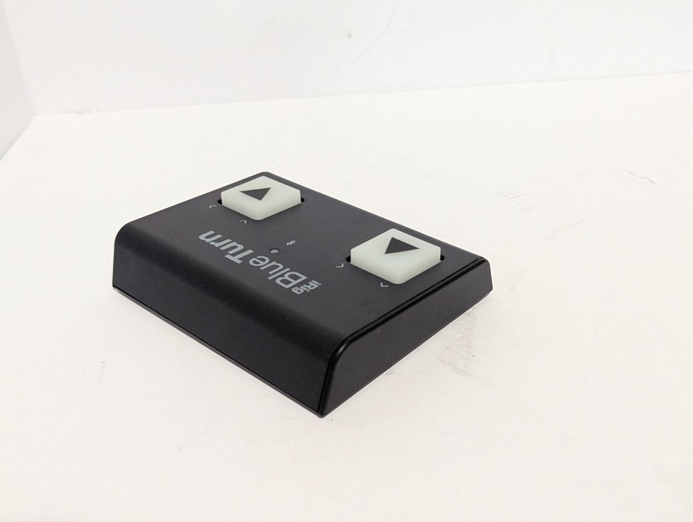 IK Multimedia BlueTurn Wireless PageTurner Footswitch