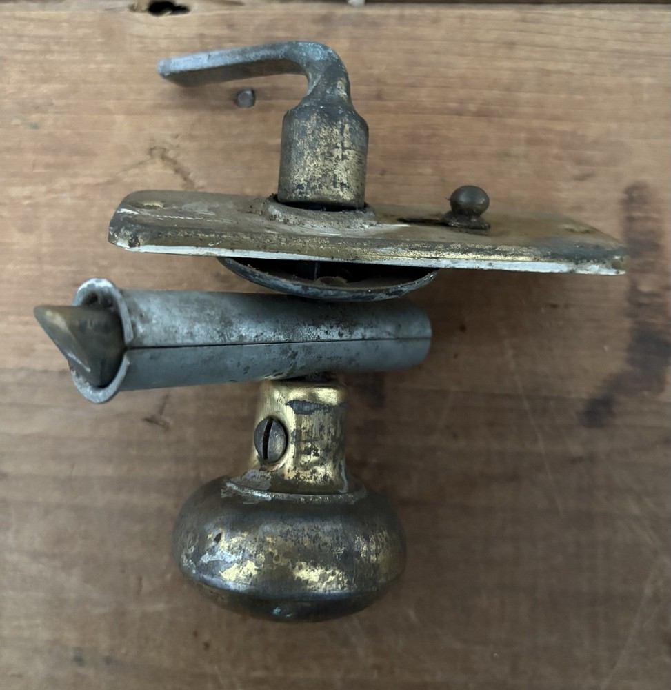 Metal Door Knob With Latch