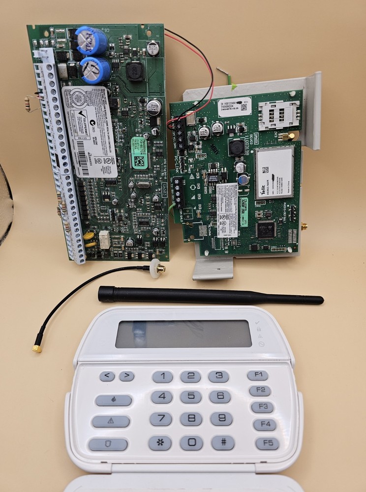 DSC Security Monitoring Controller & Communicator Equipment