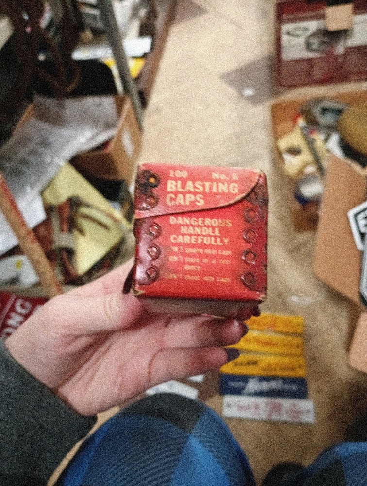 Du Point Blasting Caps Cardboard Box No.6 100 Count