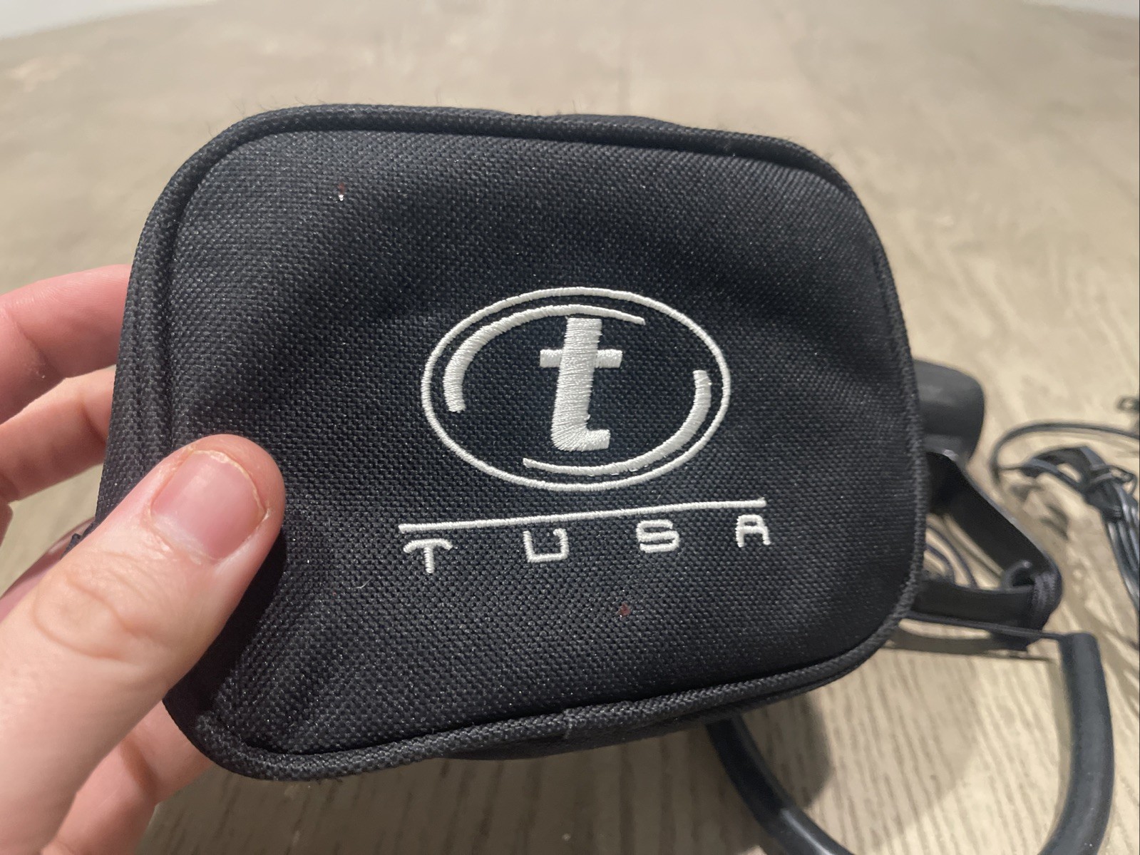 TUSA TUL-600 LED Dive Light With Case, Charger, and Manual