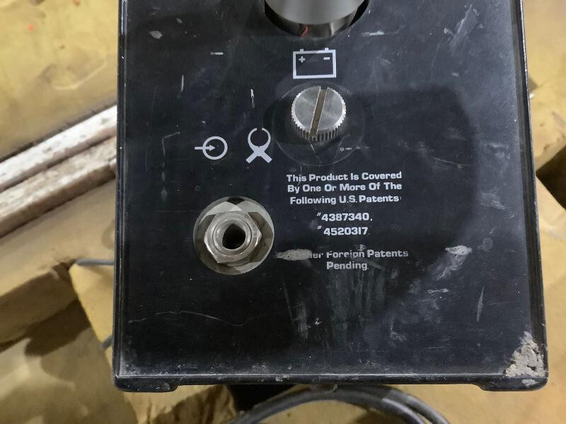 MetroTech Pipe & Cable Locator Model: METROTECH 810