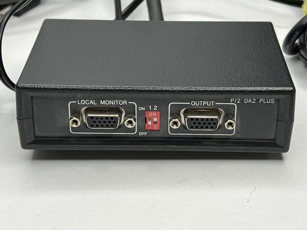 EXTRON P/2 DA2 PLUS VGA DISTRIBUTION AMPLIFIER w/ DIP switches