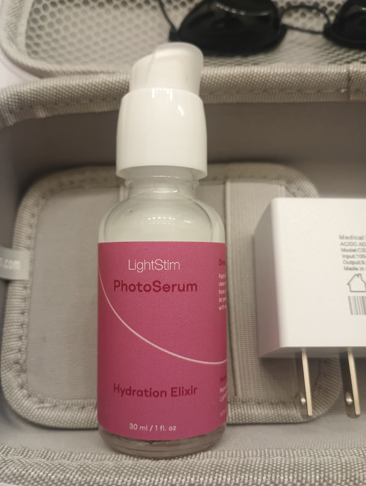 LightStim for Wrinkles Pro Strength LED Light Therapy Bundle! (White)