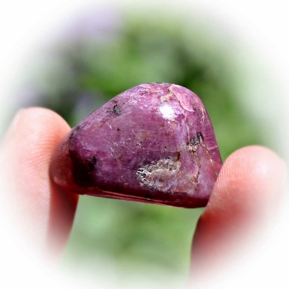 Tumbled Stone: Ruby, Red Corundum from India (RUB610)