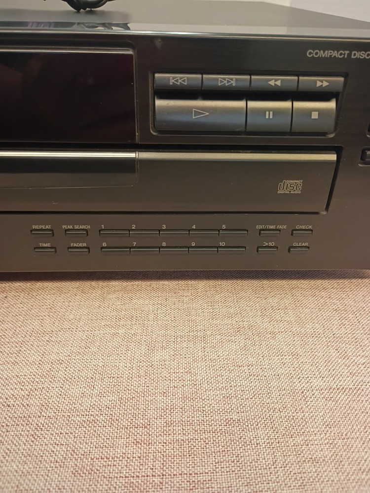 Sony CDP-C265 Compact Disc Player TESTED