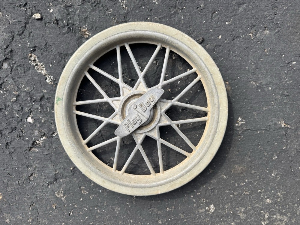 Vintage Play Day Push Pull Adjustable Folding Golf Cart Wheel