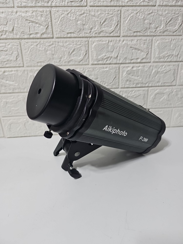 AIKIPHOTO P-200 Photo / Video Light Source PLEASE READ