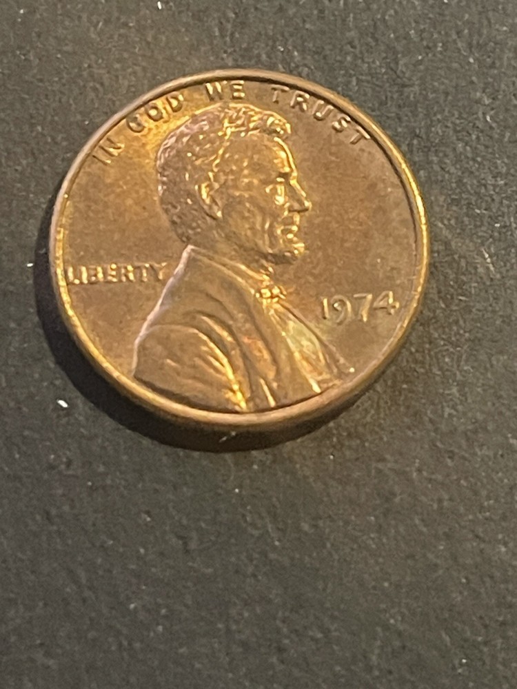 1974 Lincoln Memorial Penny Red Small Date X1685