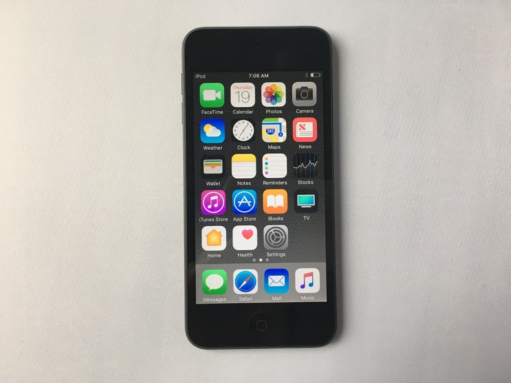 Apple iPod touch 6th Generation Space Gray (128GB) mint