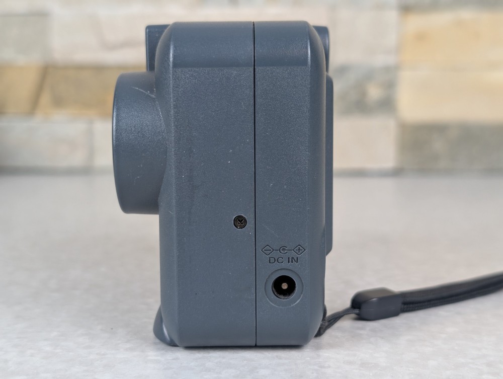 Kodak DC 3200 1.0MP Digital Camera With Case & MEMORY CARD