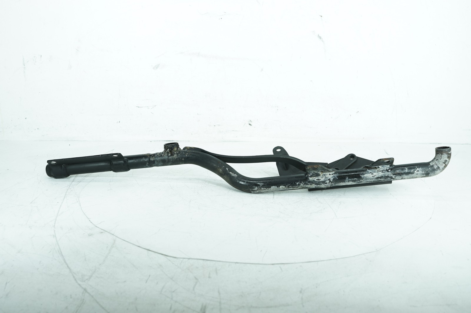 09 Harley Sportster XL1200C OEM Exhaust Muffler Interconnect Bracket Support Bar