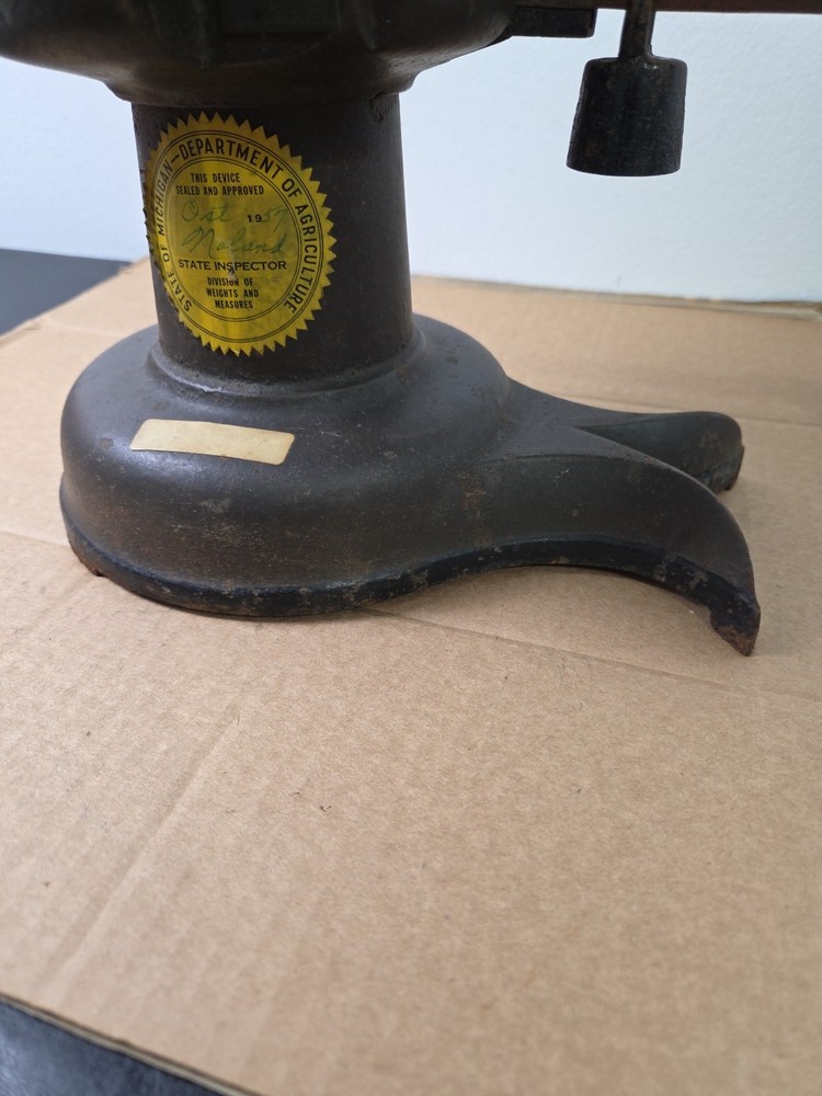 Vintage Howe Cast Iron Fish Tail Scale (Untested)